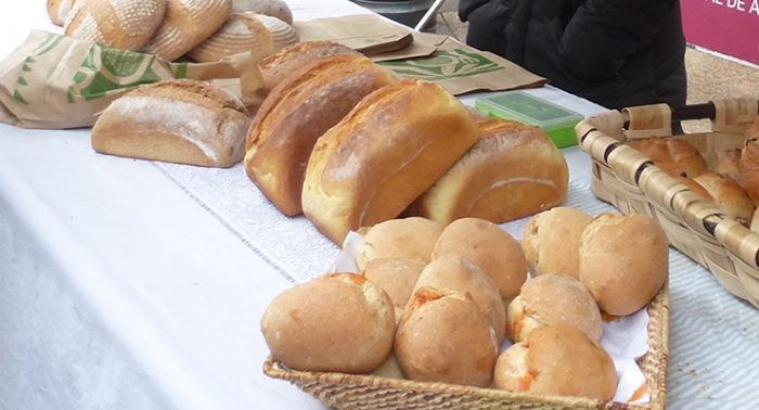 Productos en una feria agrícola